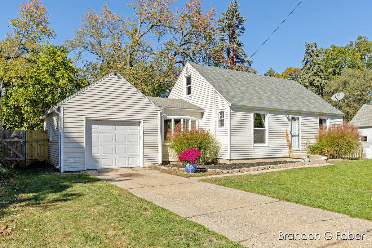 3117 Waterford Avenue NE