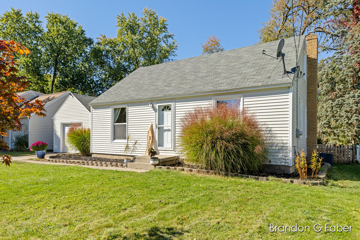 3117 Waterford Avenue NE