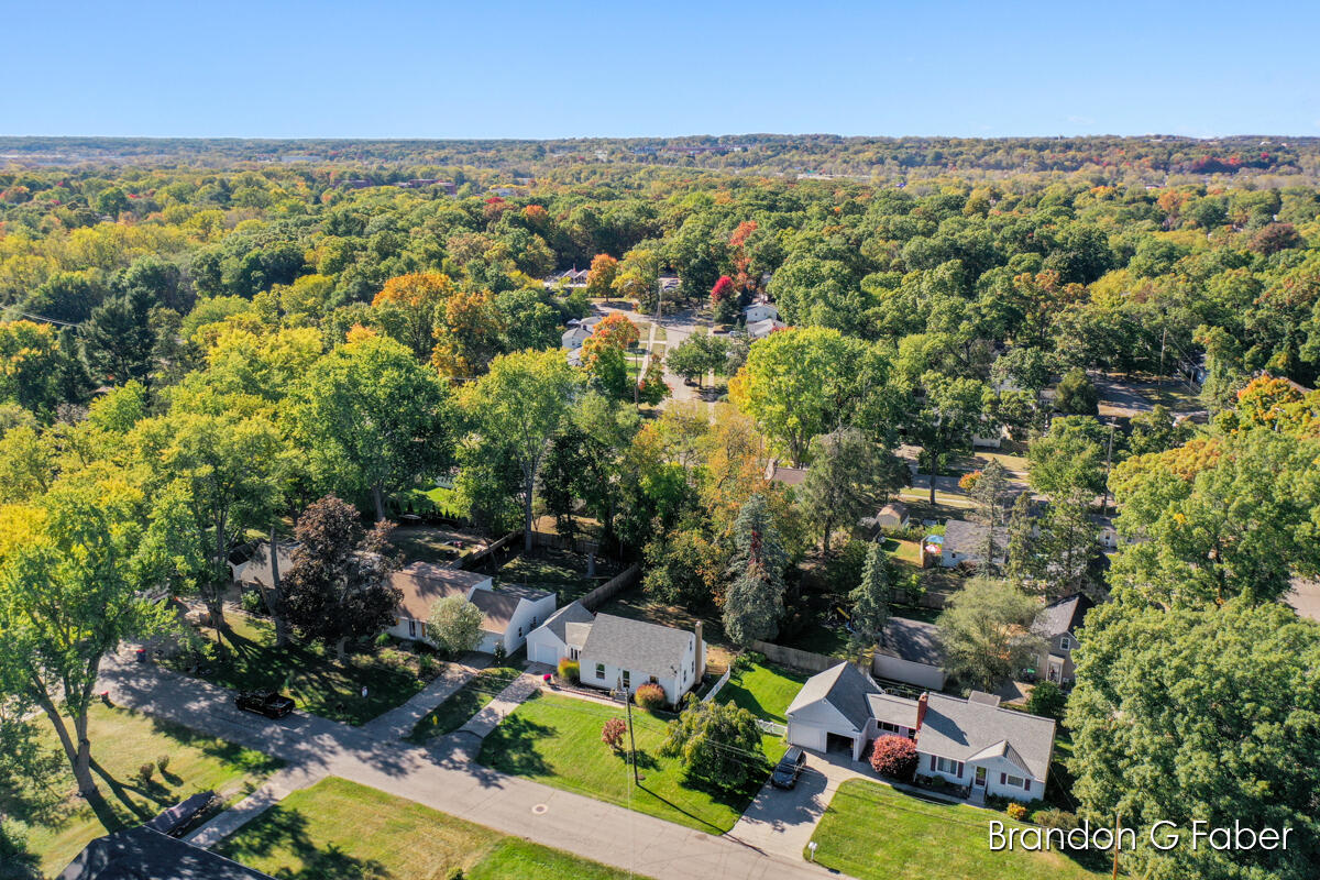 3117 Waterford Avenue NE