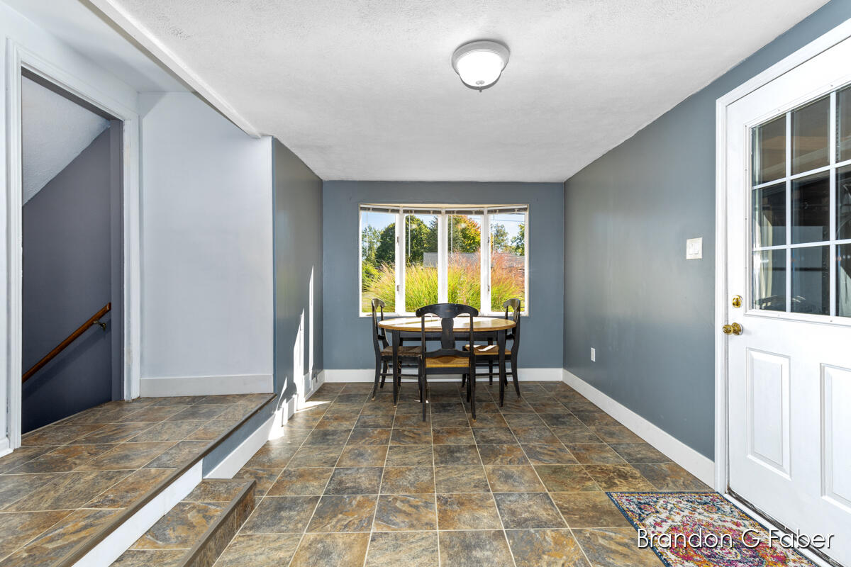 3117 Waterford Avenue NE