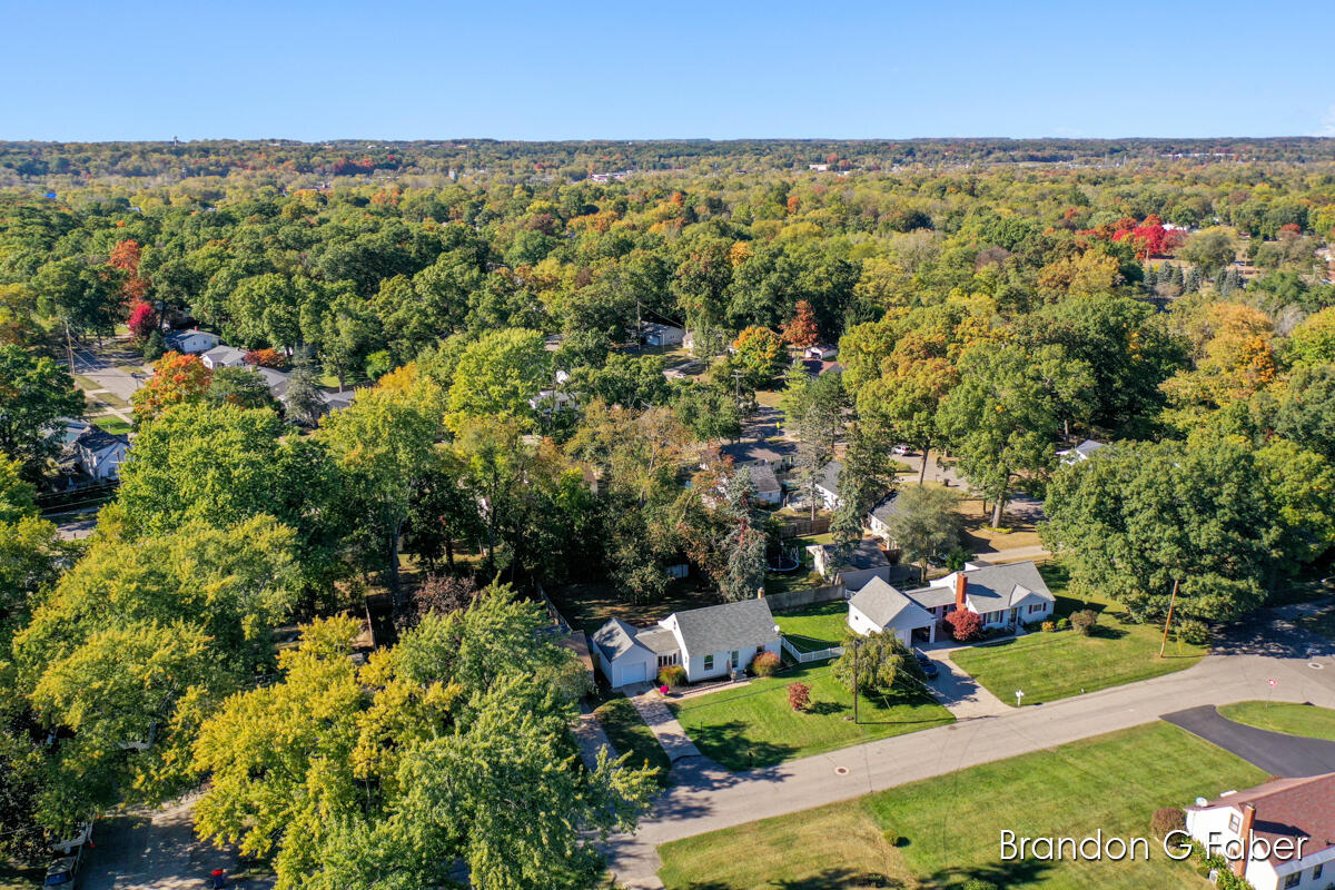 3117 Waterford Avenue NE