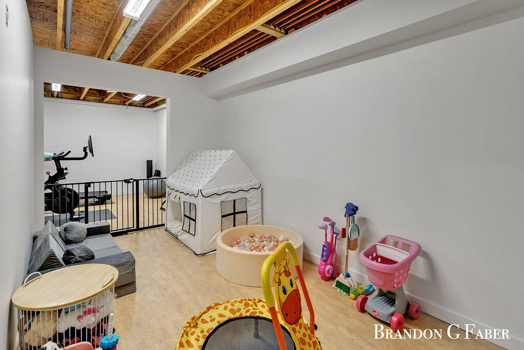 7349 Clearview Drive