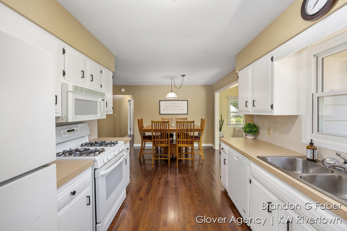 3395 Thistle Dhu Street NE