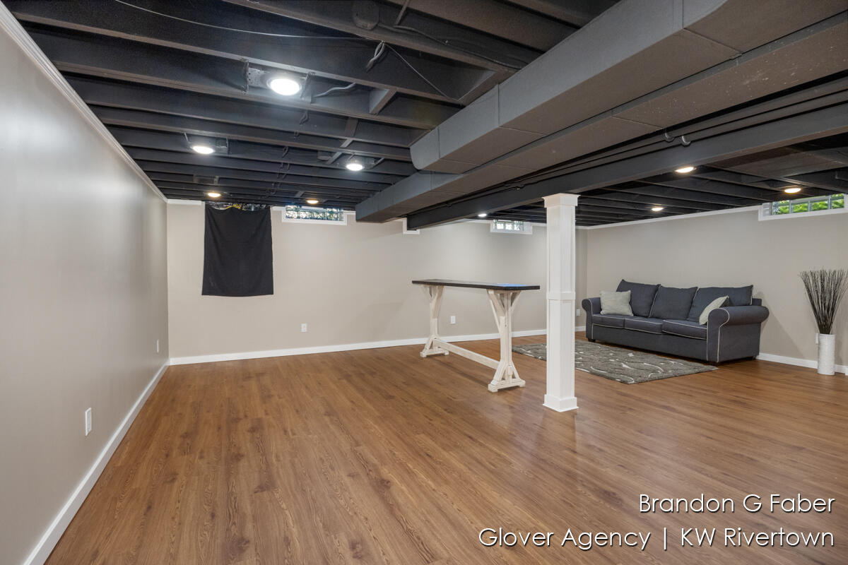 3395 Thistle Dhu Street NE