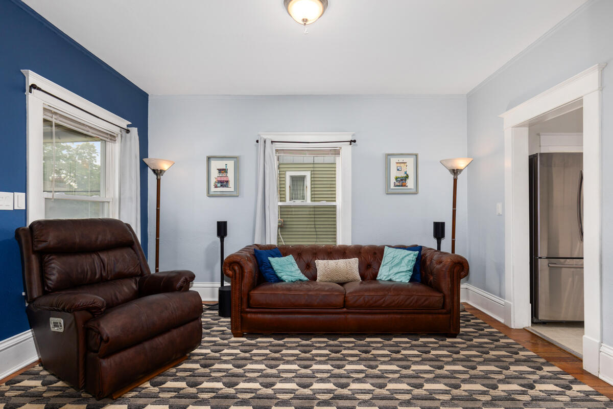 623 Diamond Avenue NE