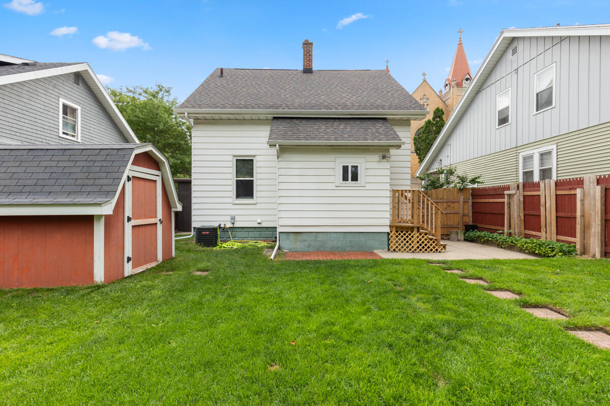 623 Diamond Avenue NE