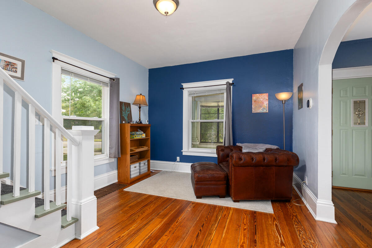 623 Diamond Avenue NE