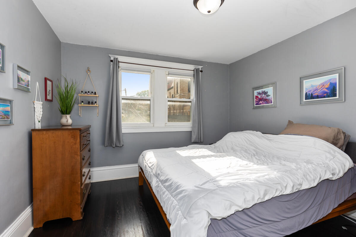 623 Diamond Avenue NE