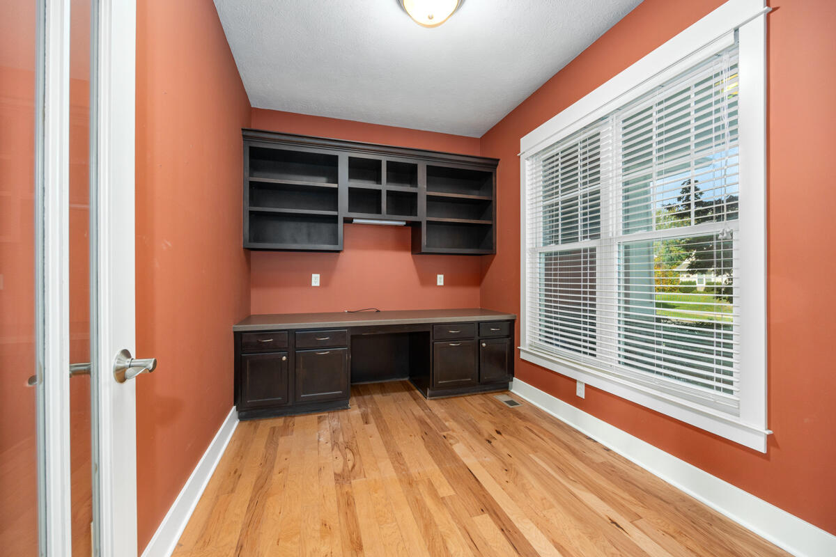 1752 Springwind Drive SW