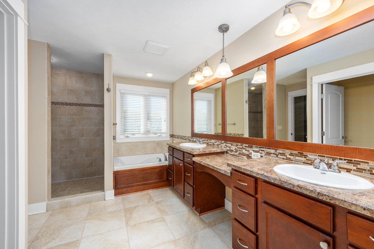 1752 Springwind Drive SW