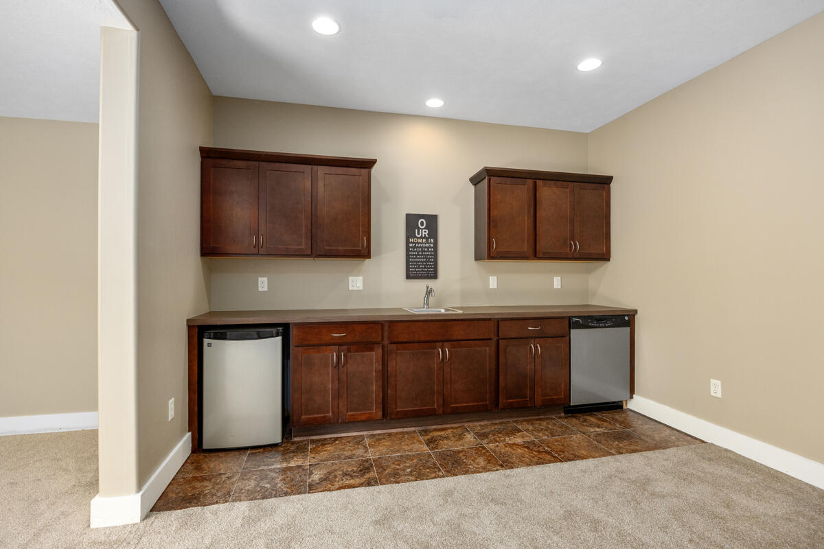 1752 Springwind Drive SW