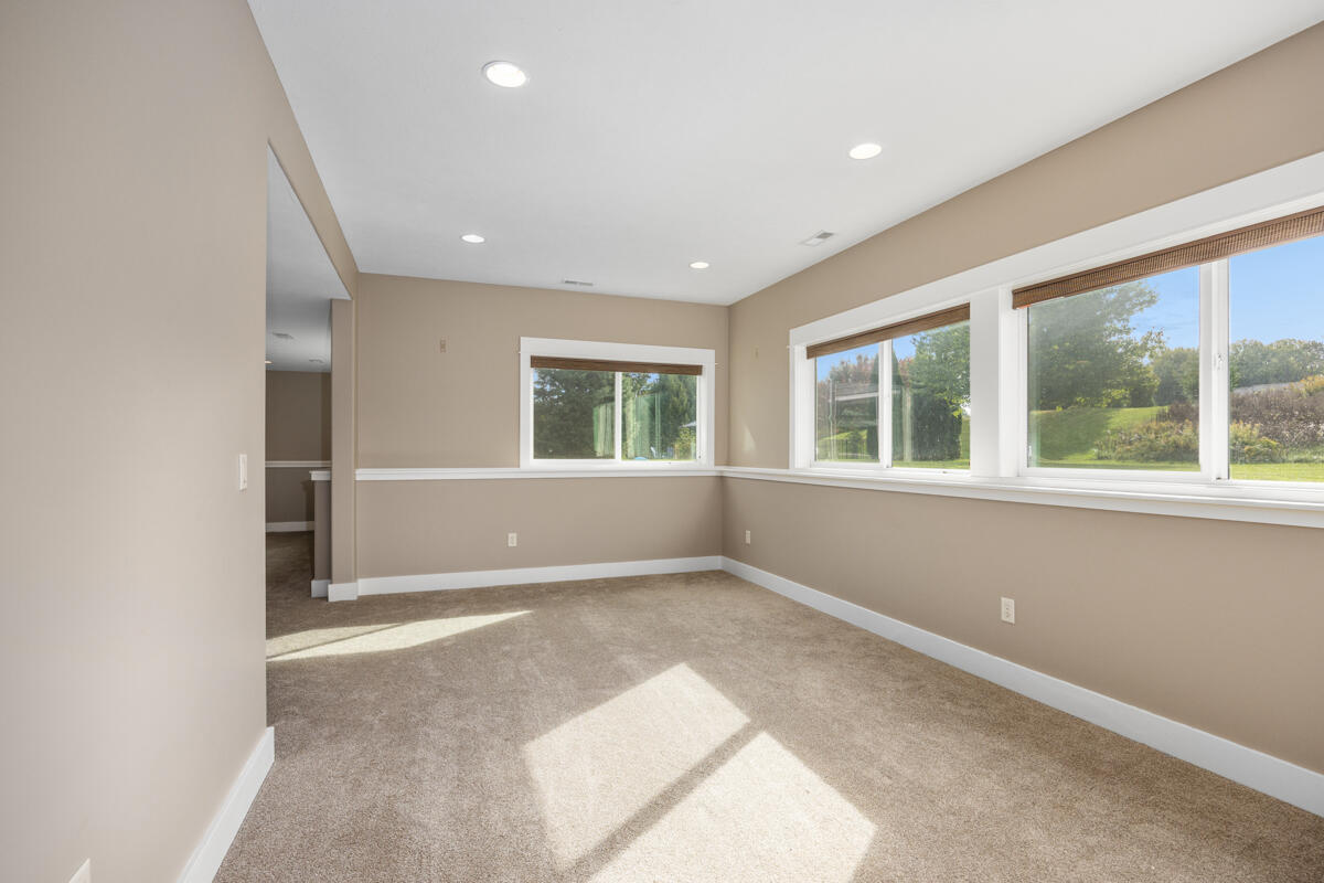 1752 Springwind Drive SW