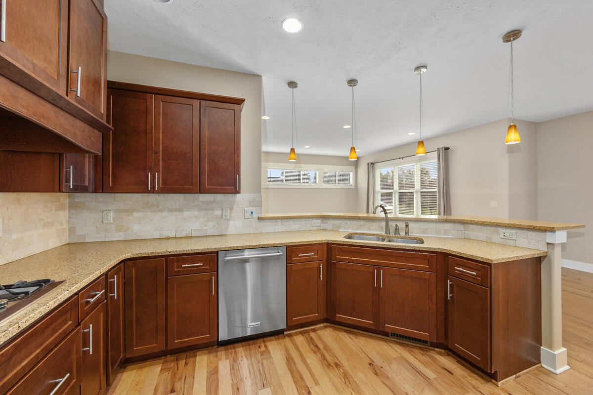 1752 Springwind Drive SW