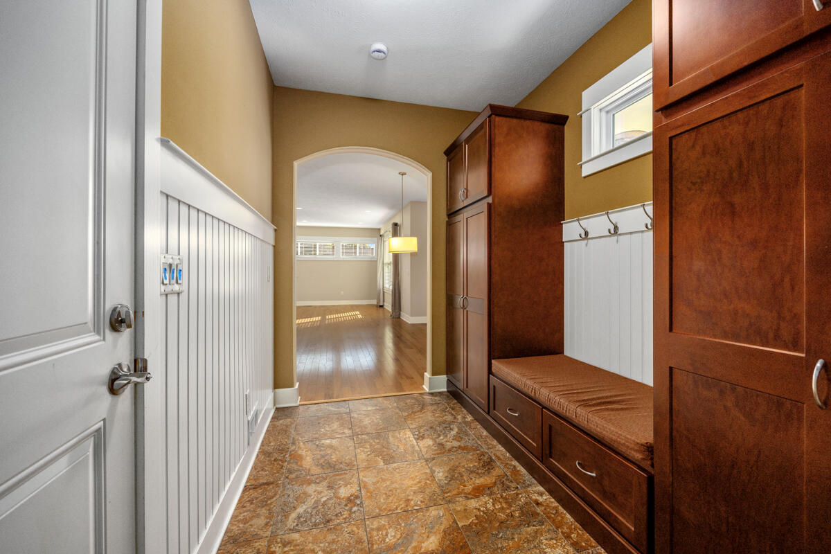 1752 Springwind Drive SW