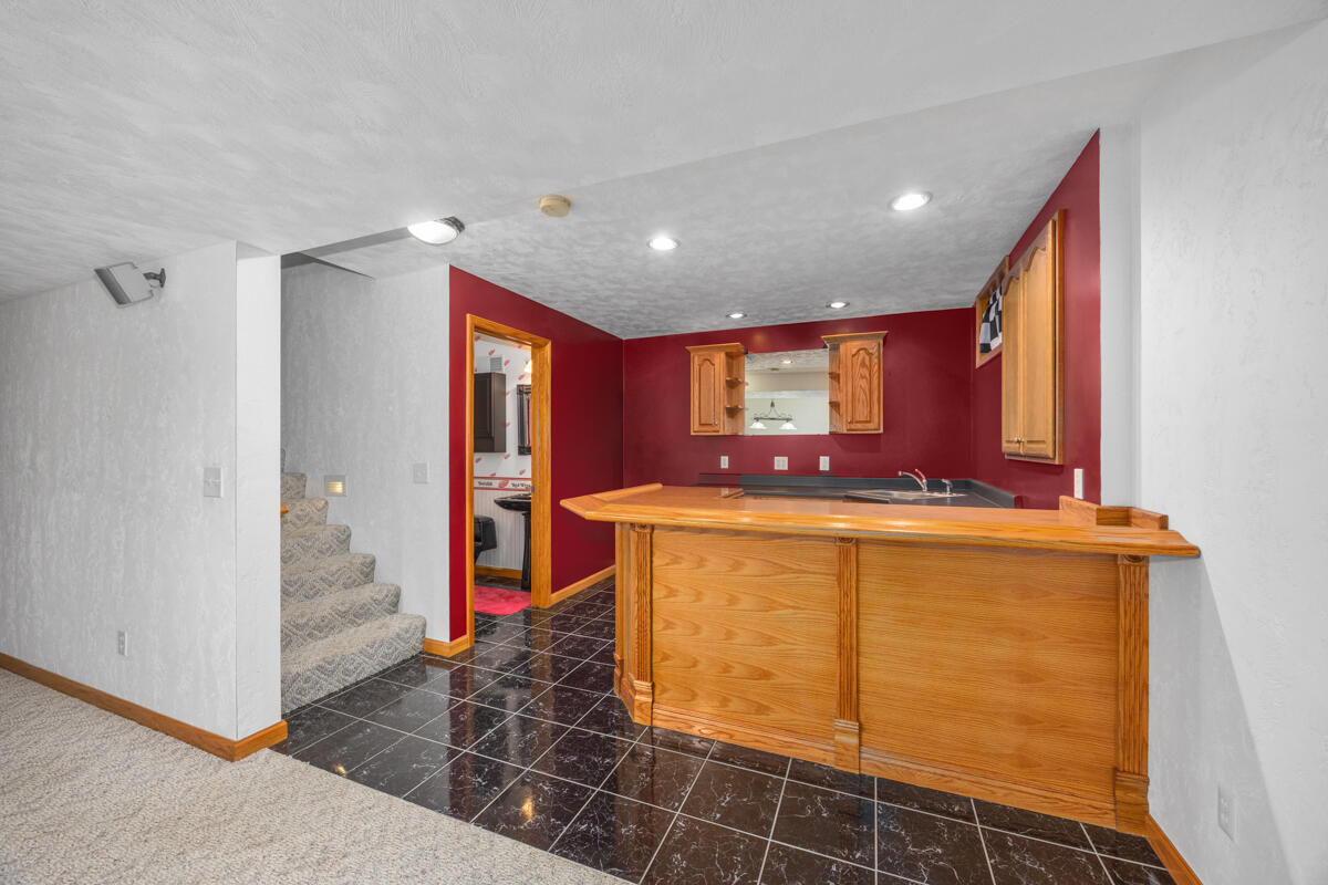 6185 Willow Run Drive