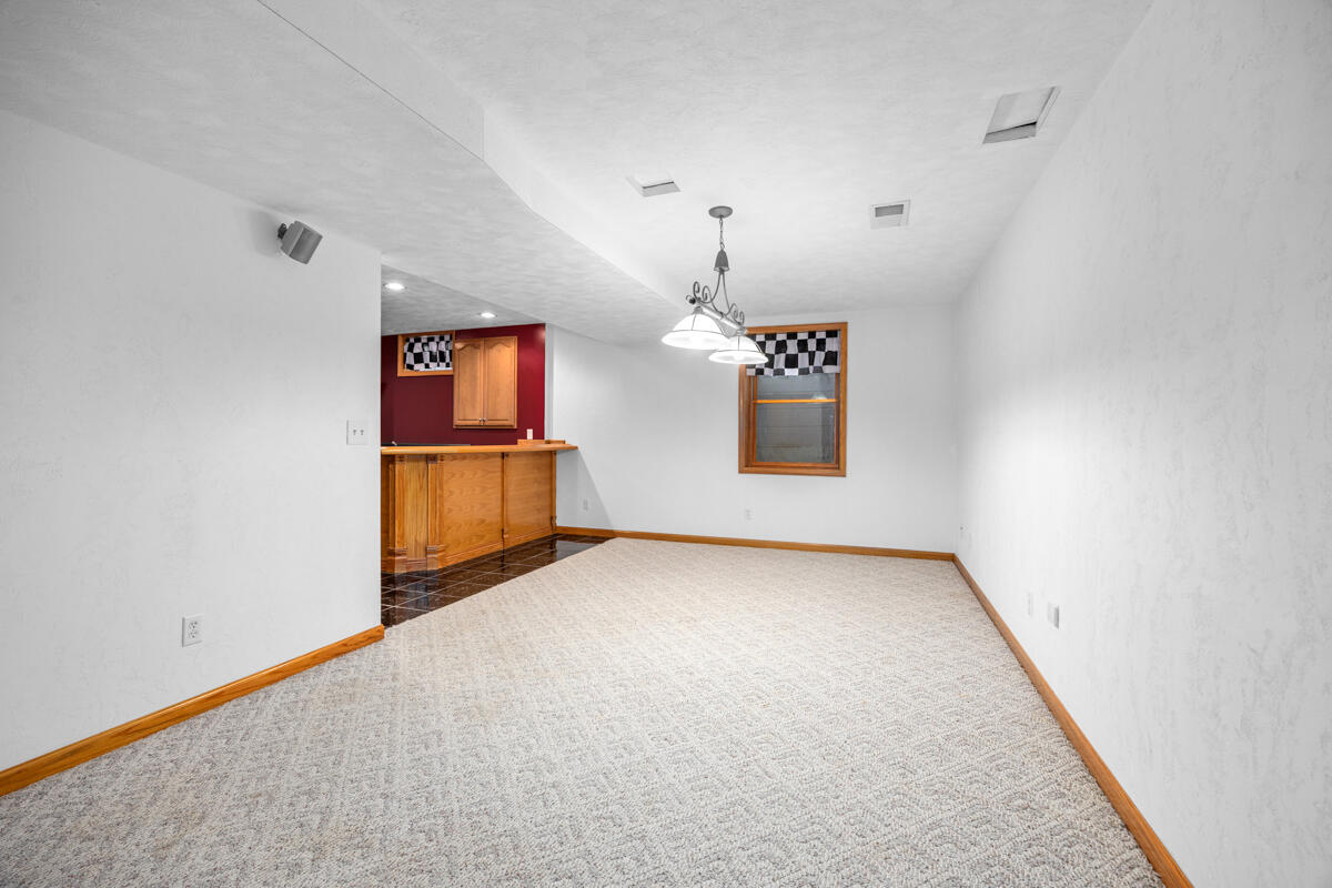 6185 Willow Run Drive