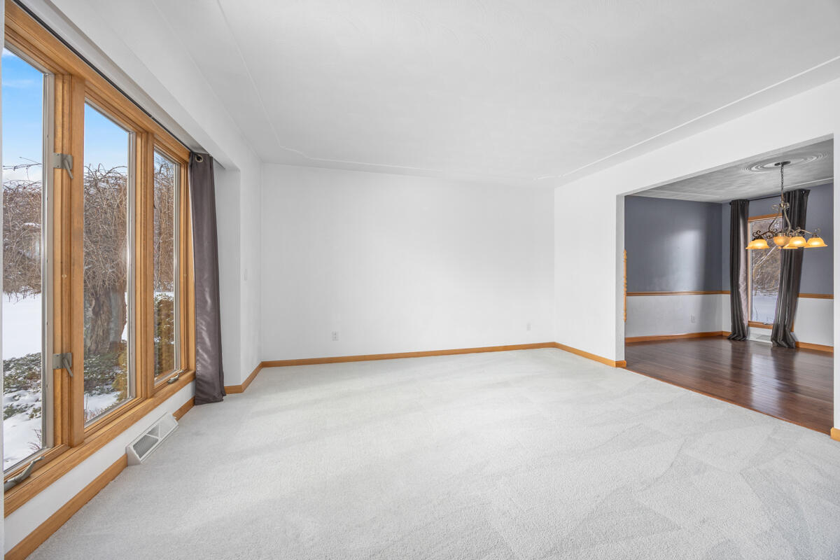 6185 Willow Run Drive