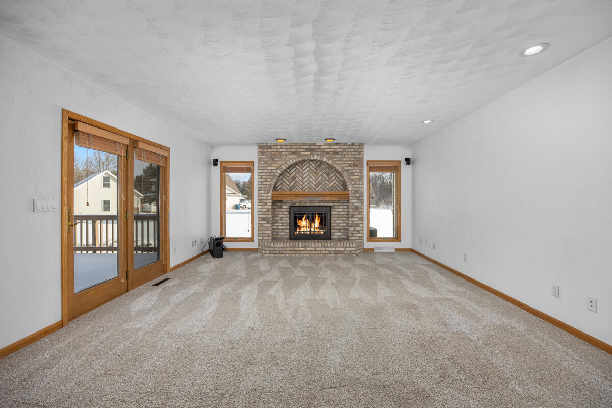 6185 Willow Run Drive