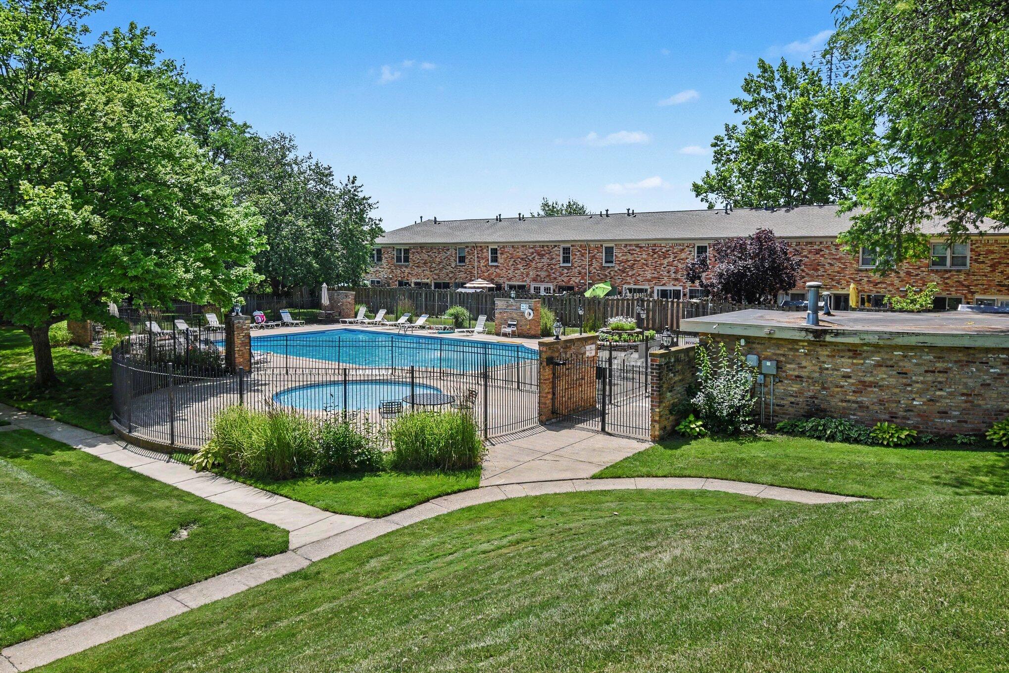 2421 Abbington Drive SE 30