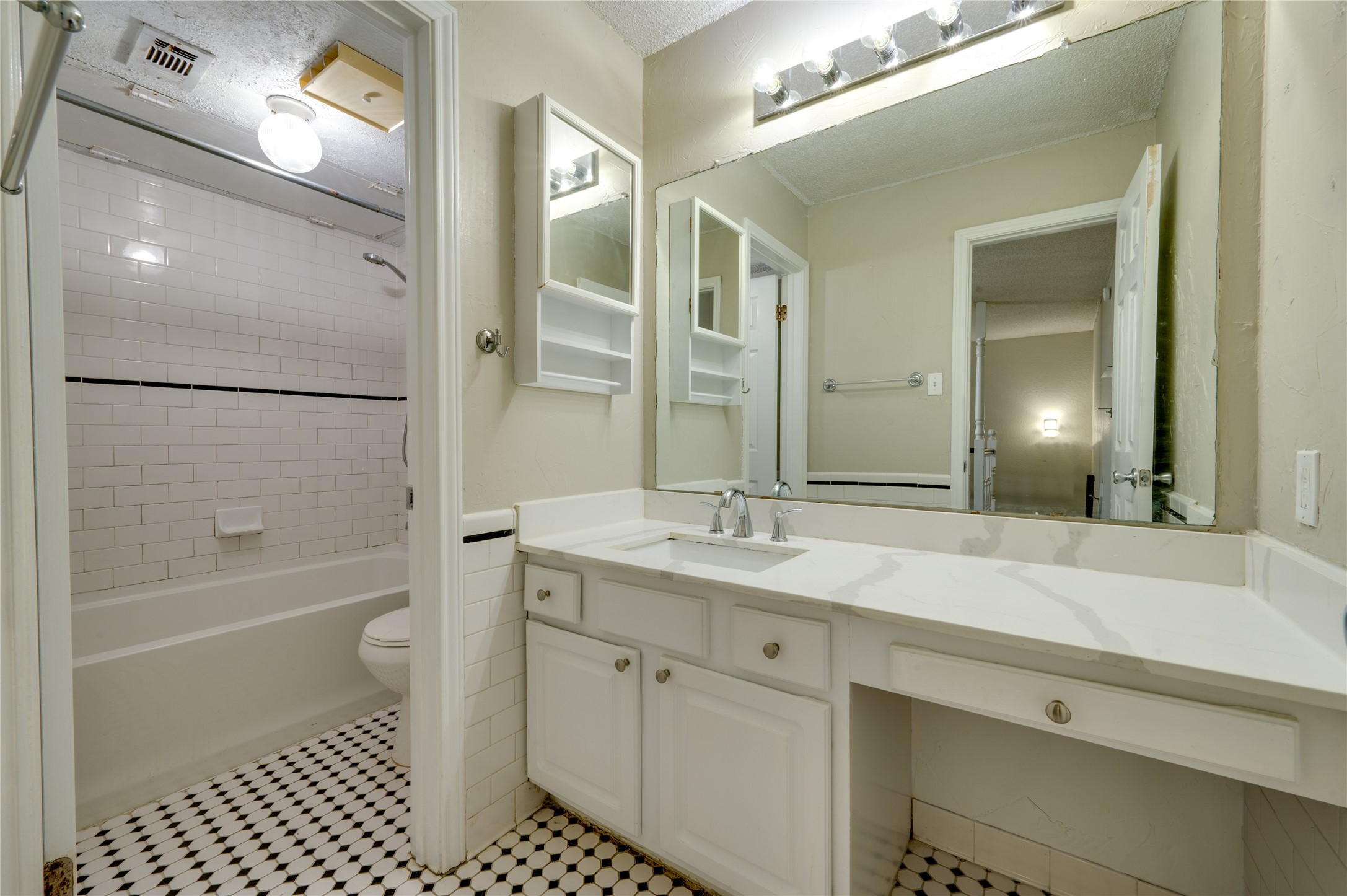 14333 Preston Road 2205