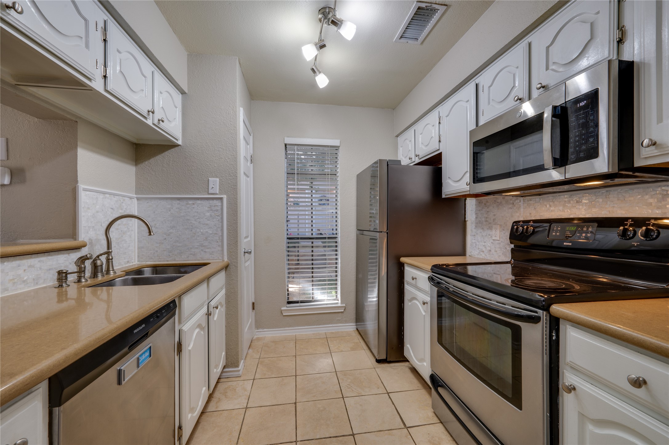 14333 Preston Road 2205