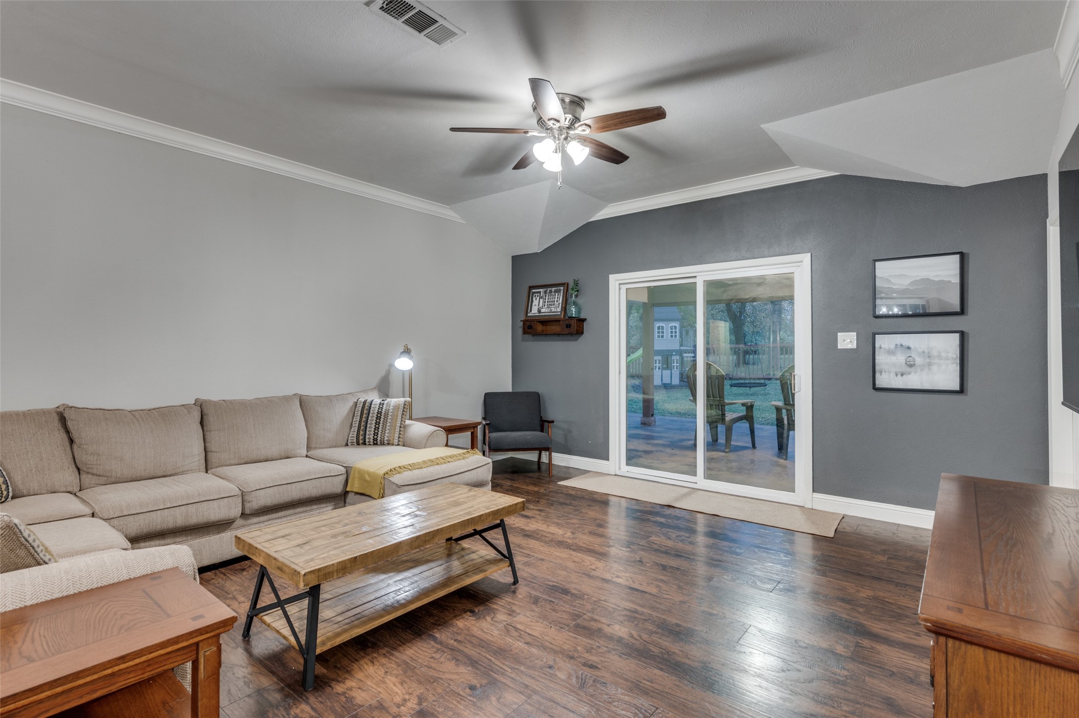 1109 Forest Oaks Lane