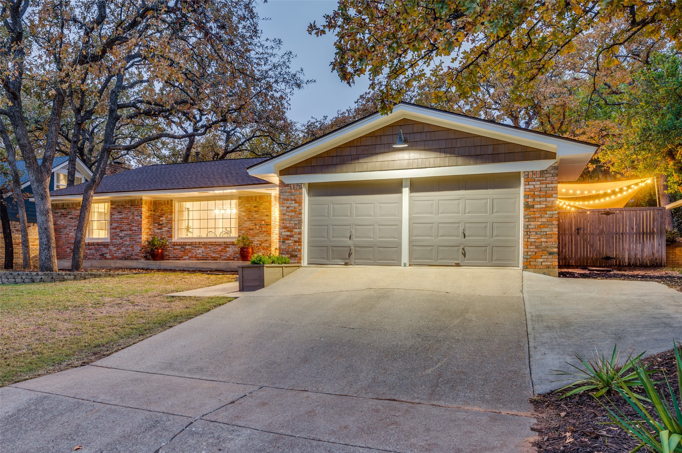 1109 Forest Oaks Lane