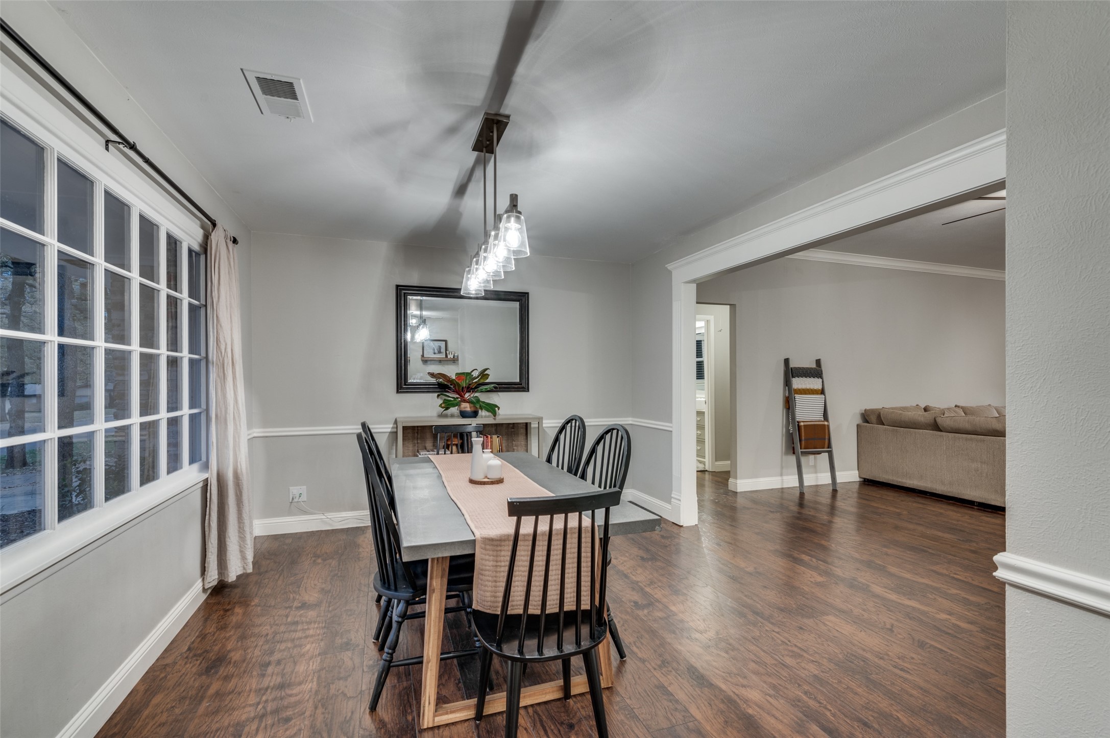 1109 Forest Oaks Lane