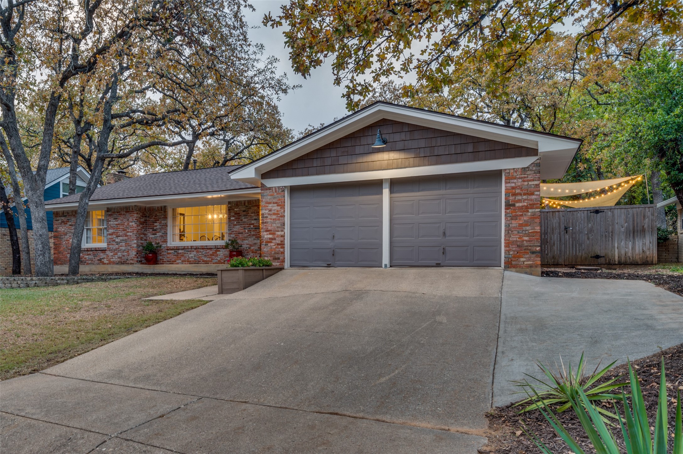 1109 Forest Oaks Lane