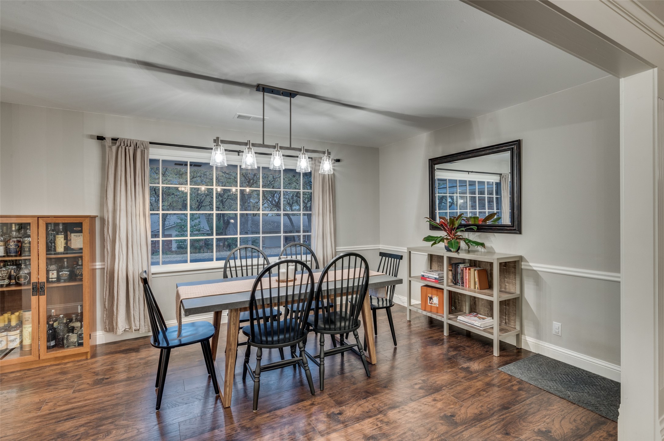 1109 Forest Oaks Lane