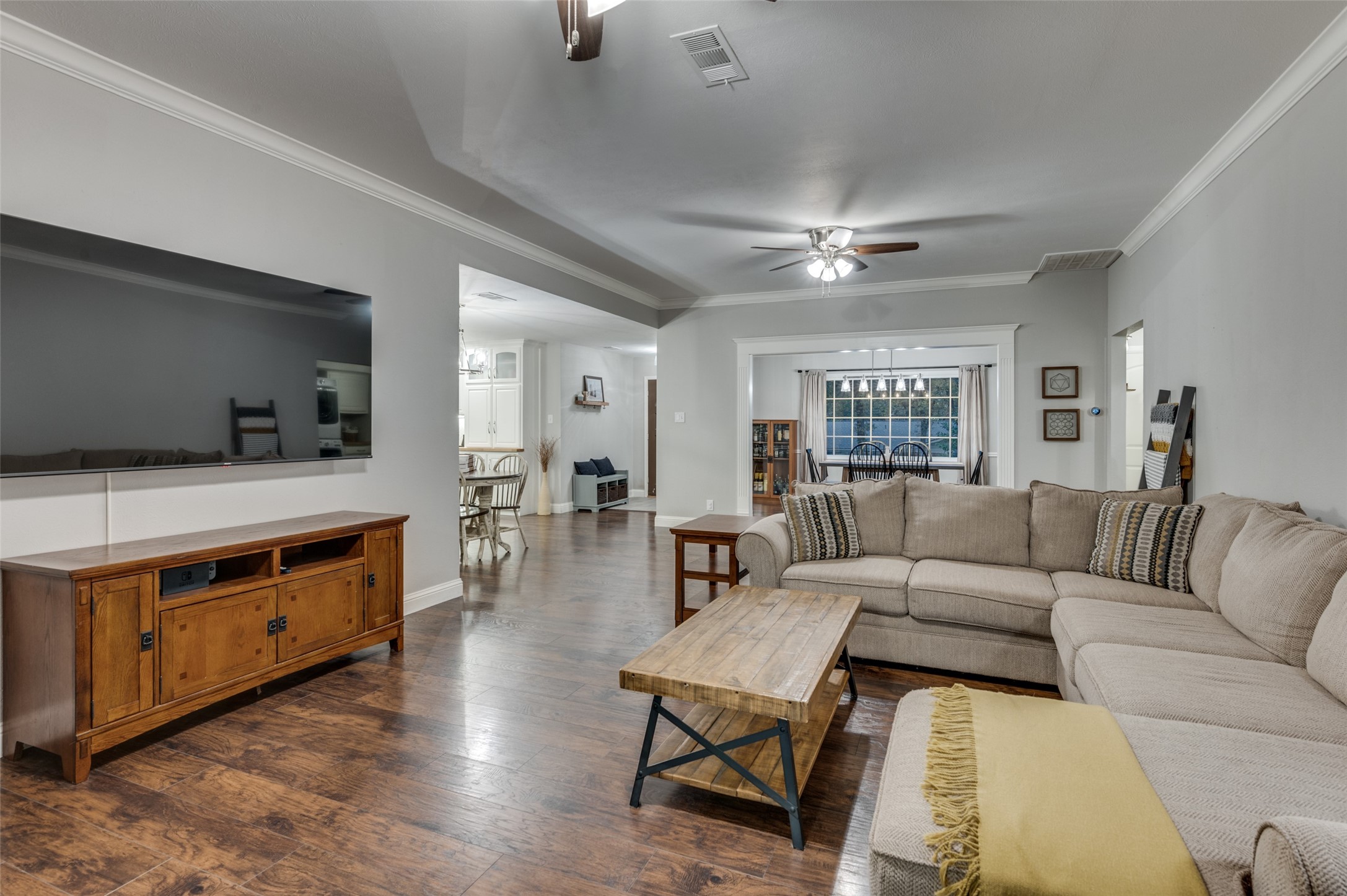 1109 Forest Oaks Lane