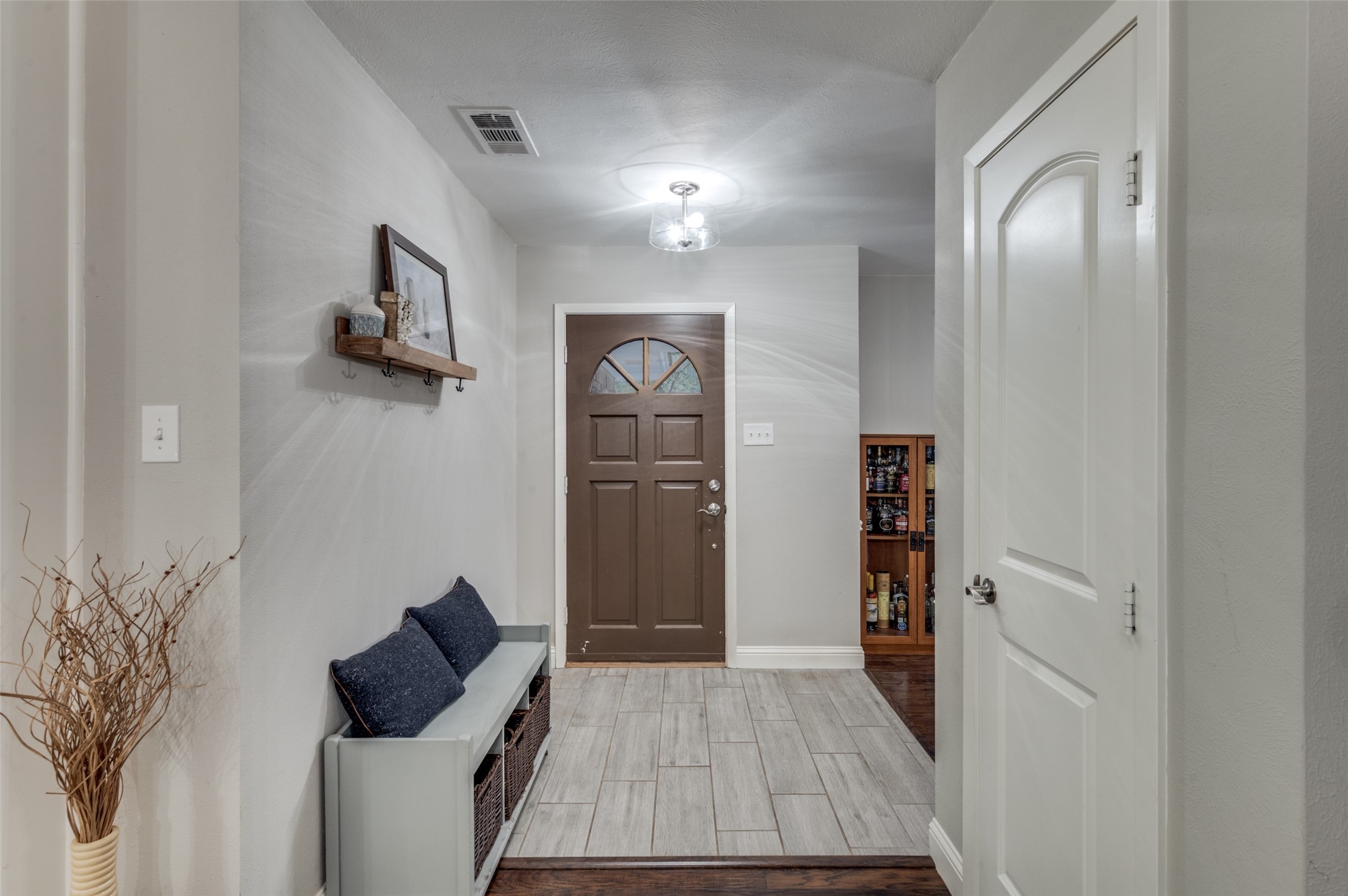 1109 Forest Oaks Lane