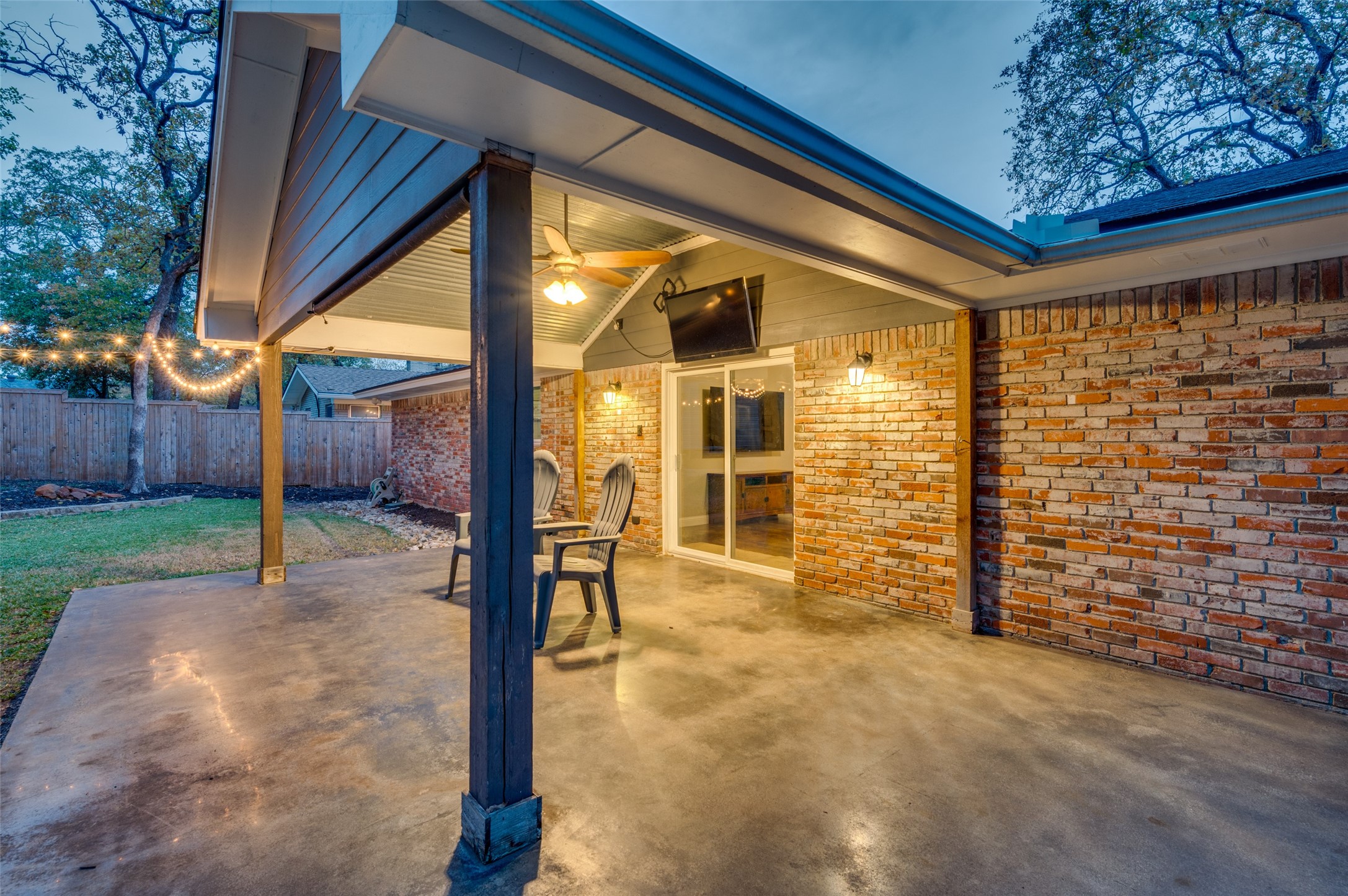 1109 Forest Oaks Lane