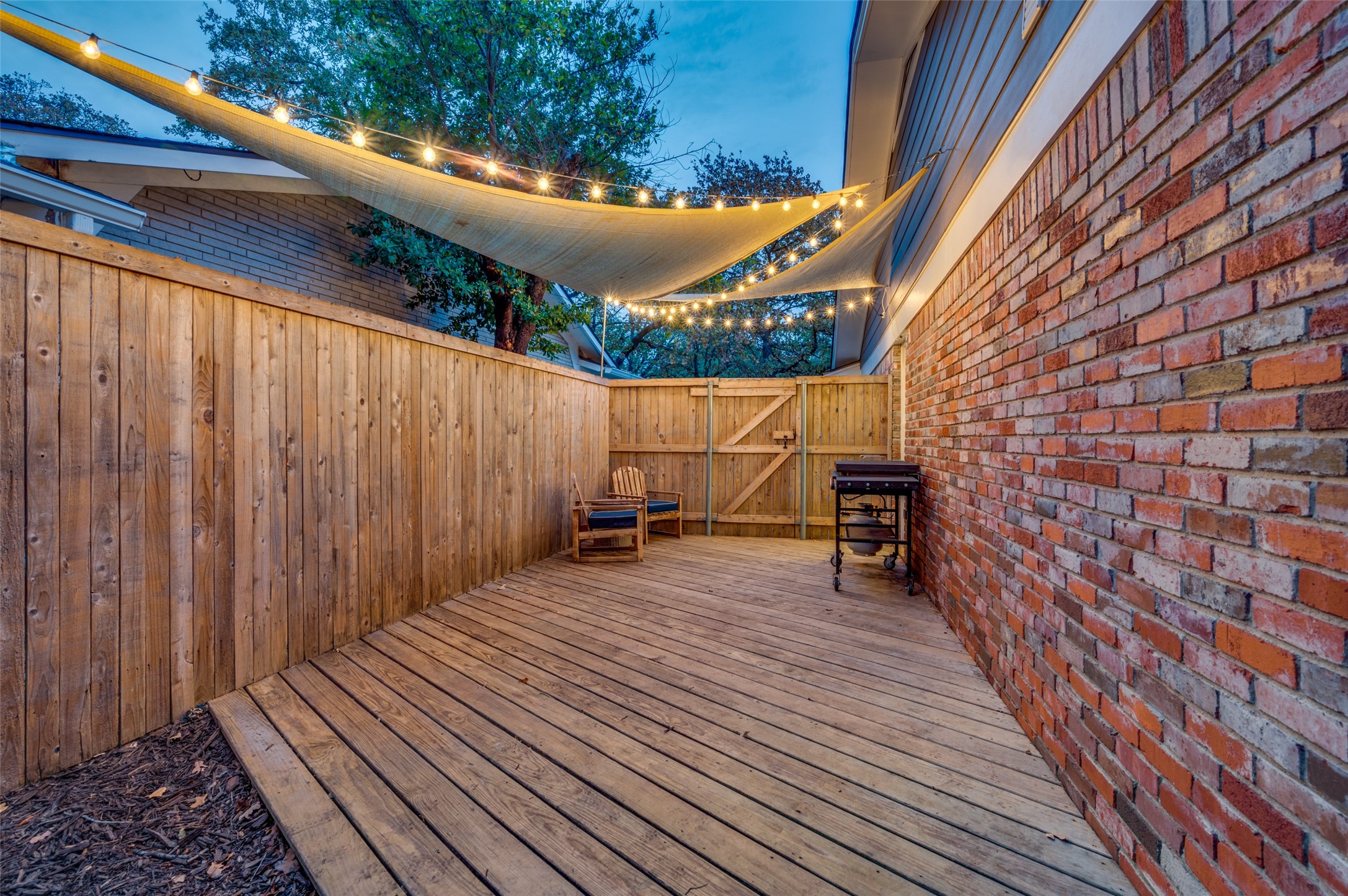 1109 Forest Oaks Lane