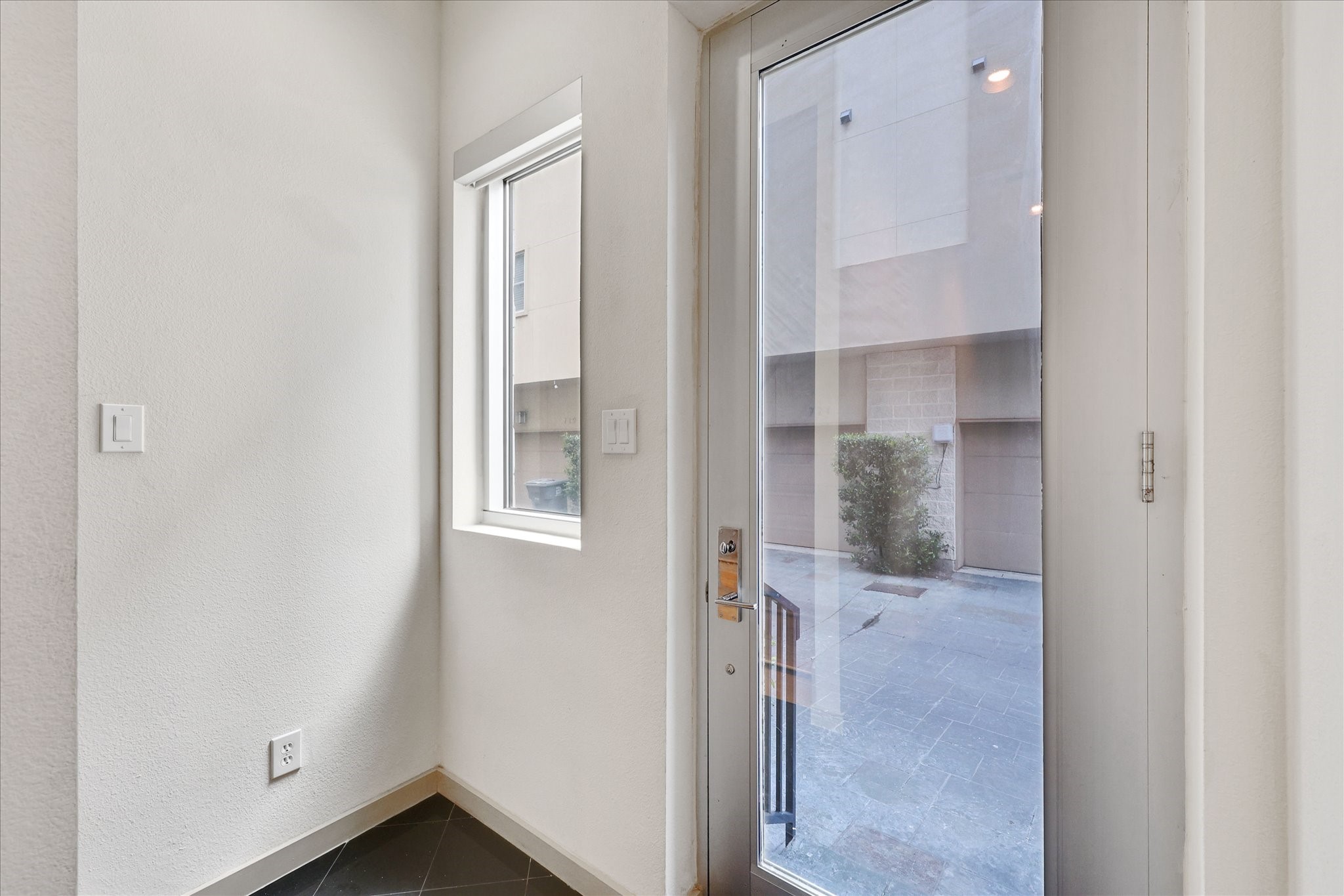 745 Cannen John Lane