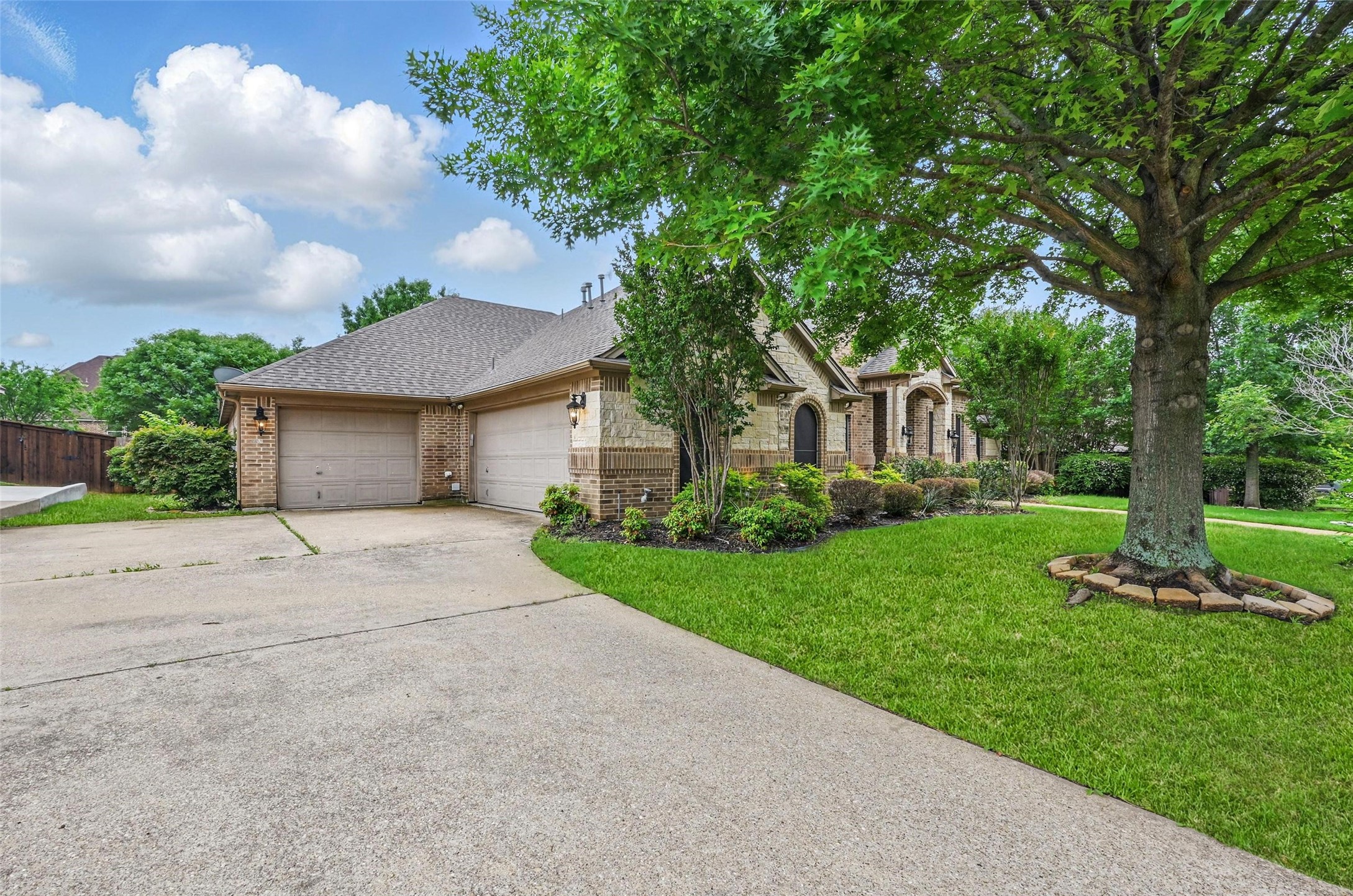 1001 Niagara Falls Drive