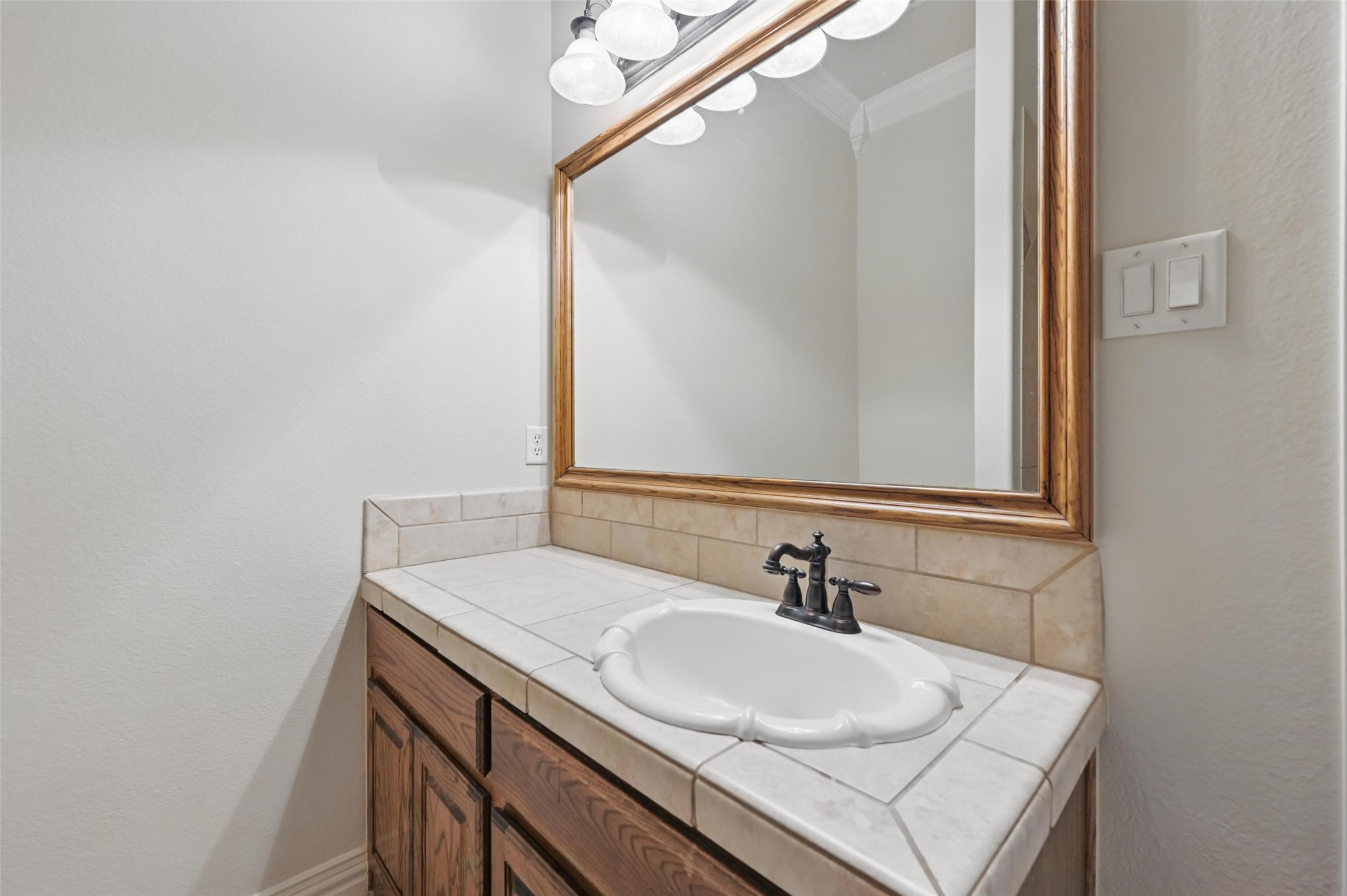 1001 Niagara Falls Drive