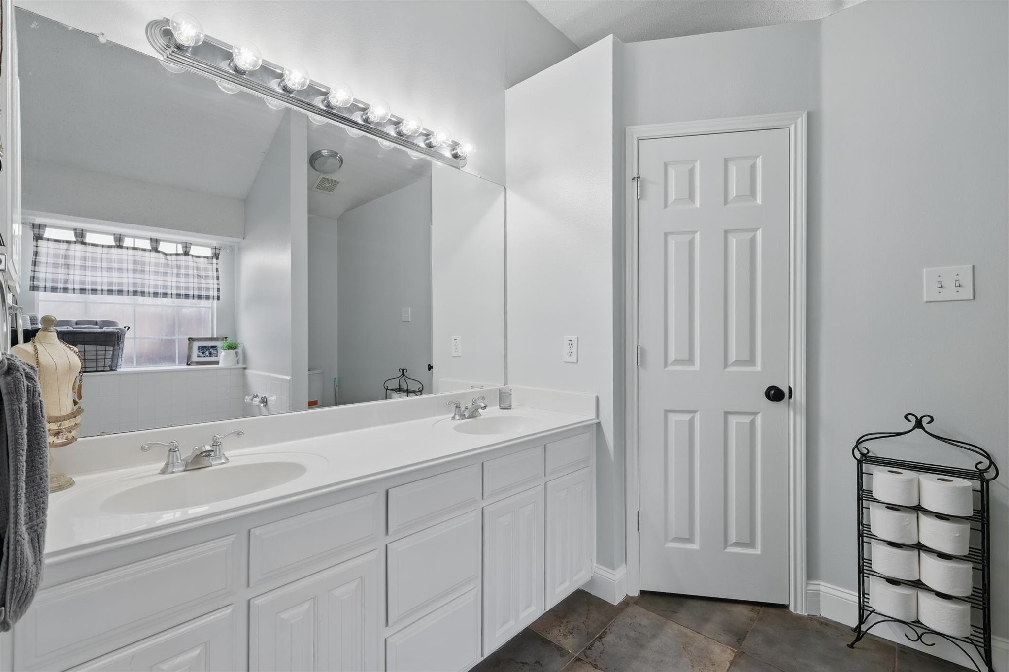 9004 Blue Ridge Trail