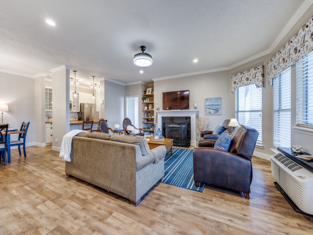 2164 Tanglewood Boulevard 207