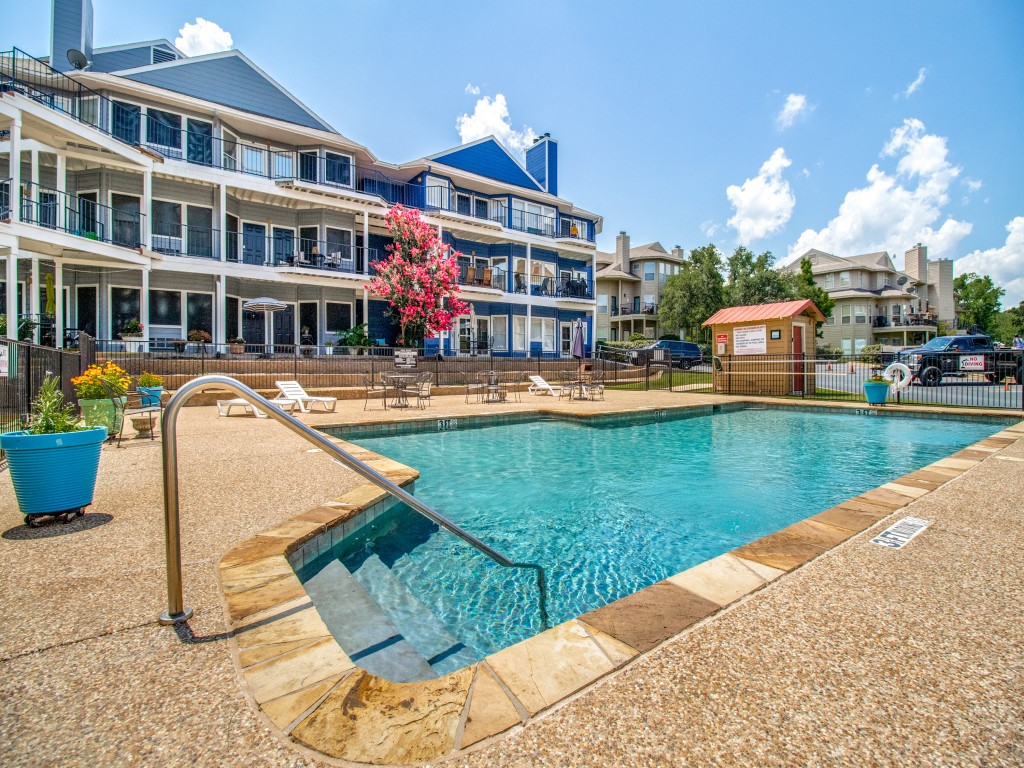 2164 Tanglewood Boulevard 207