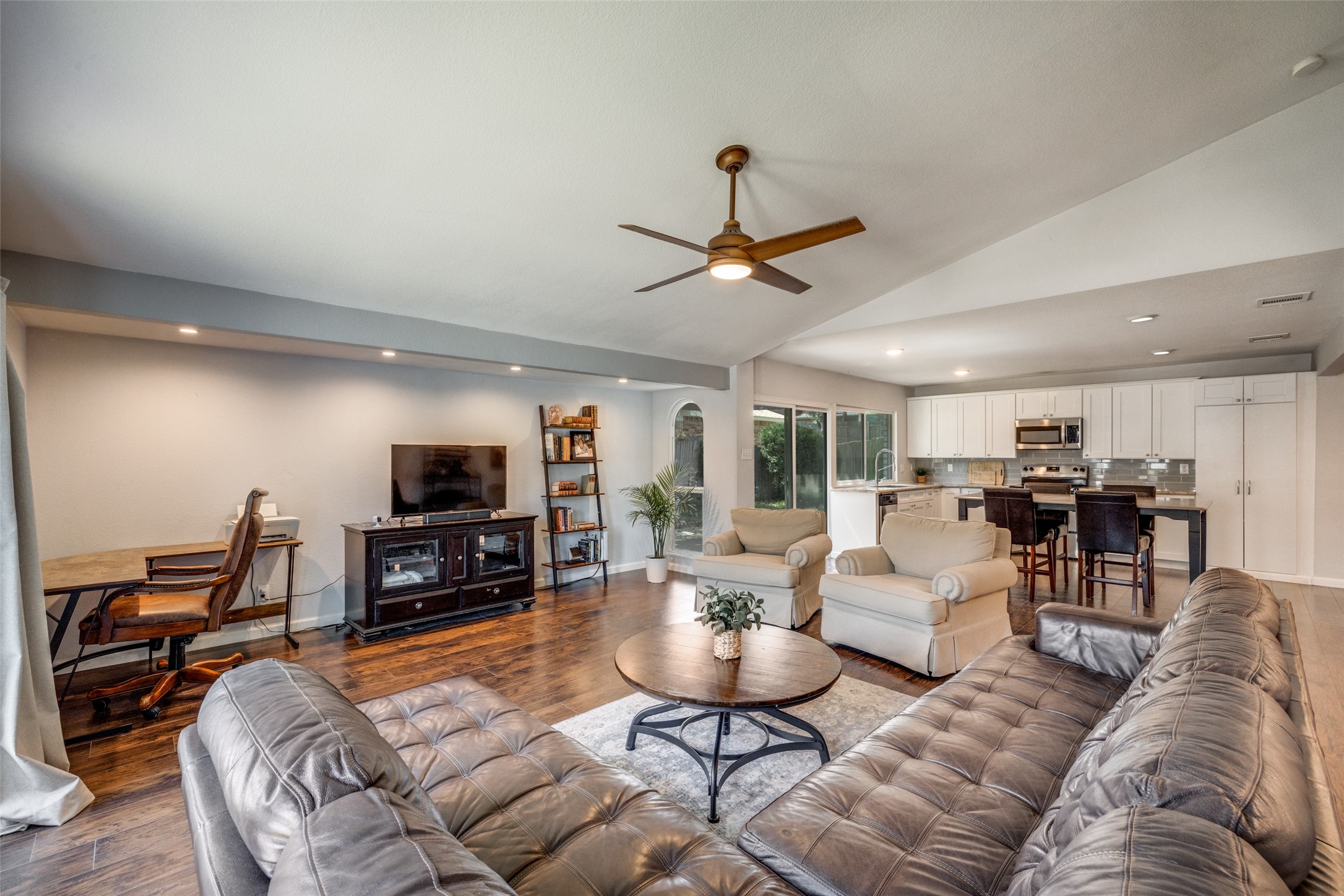 2602 Meadowview Drive