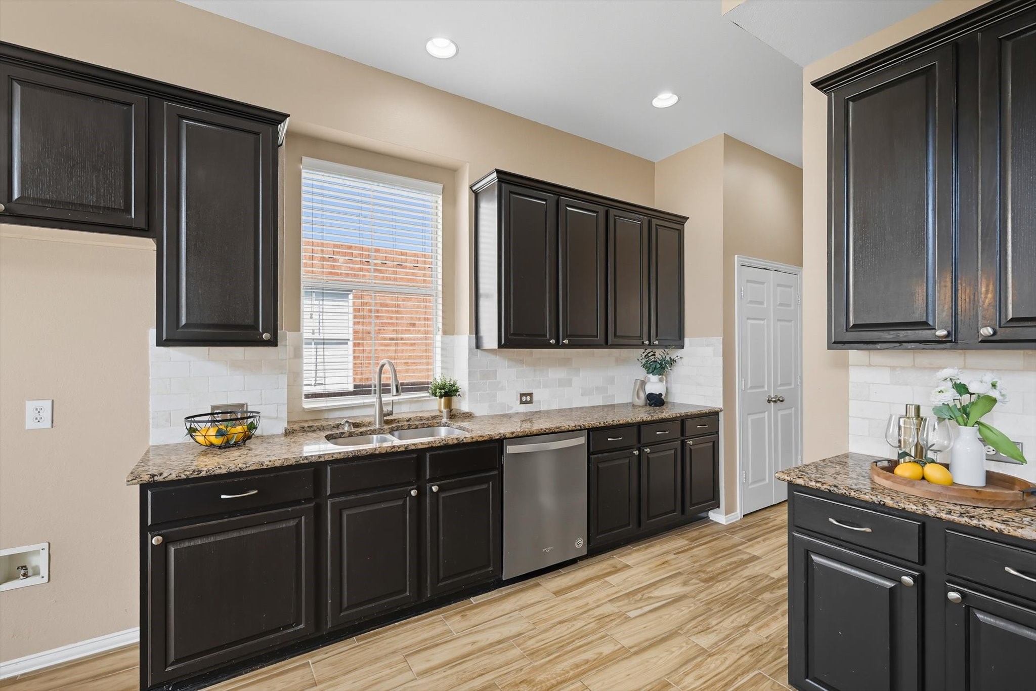 2499 Streamside Court