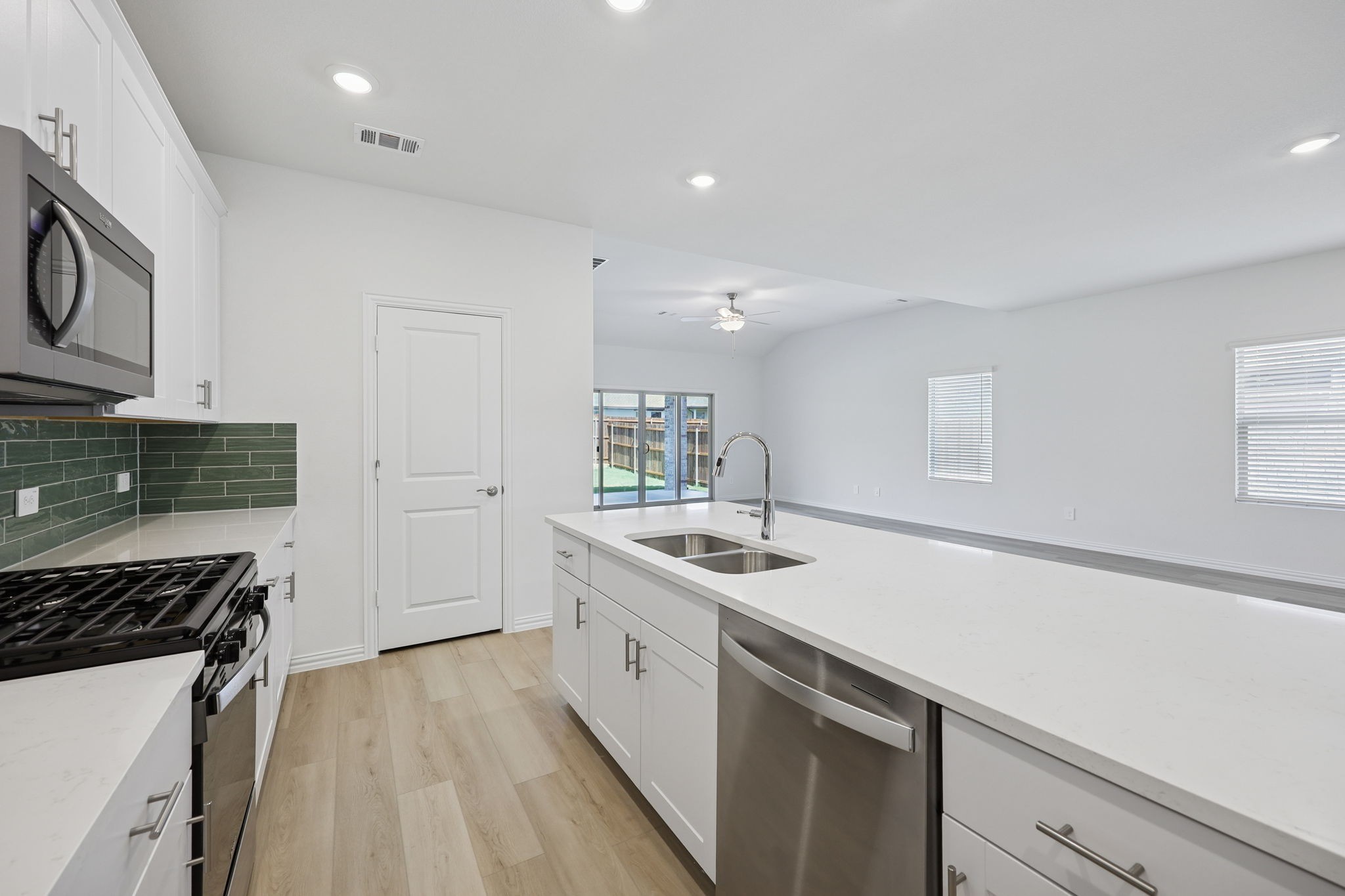 2704 Grand Canyon Street