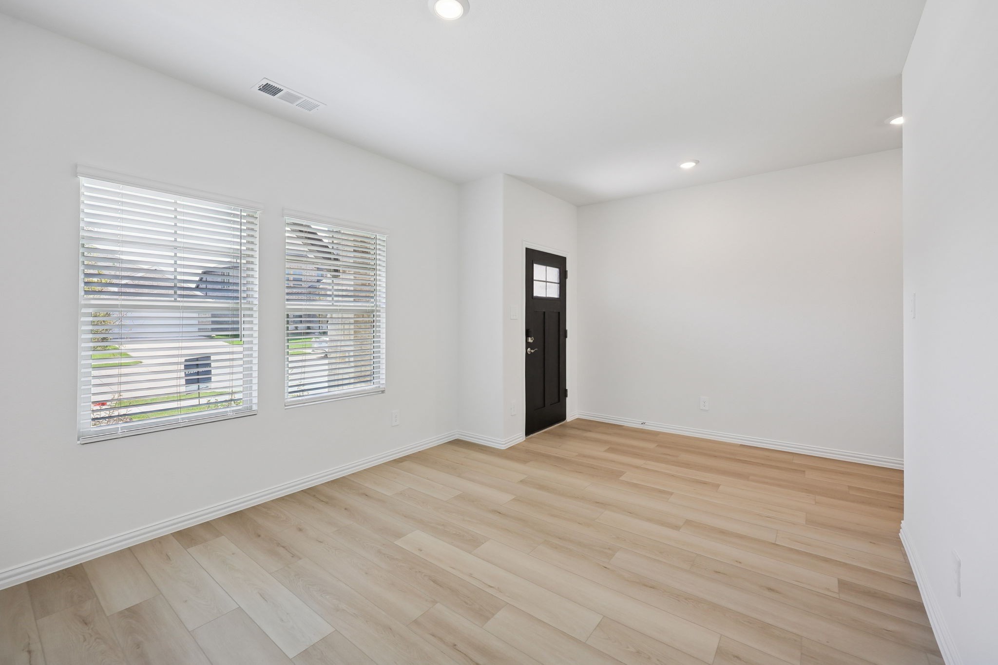 2704 Grand Canyon Street