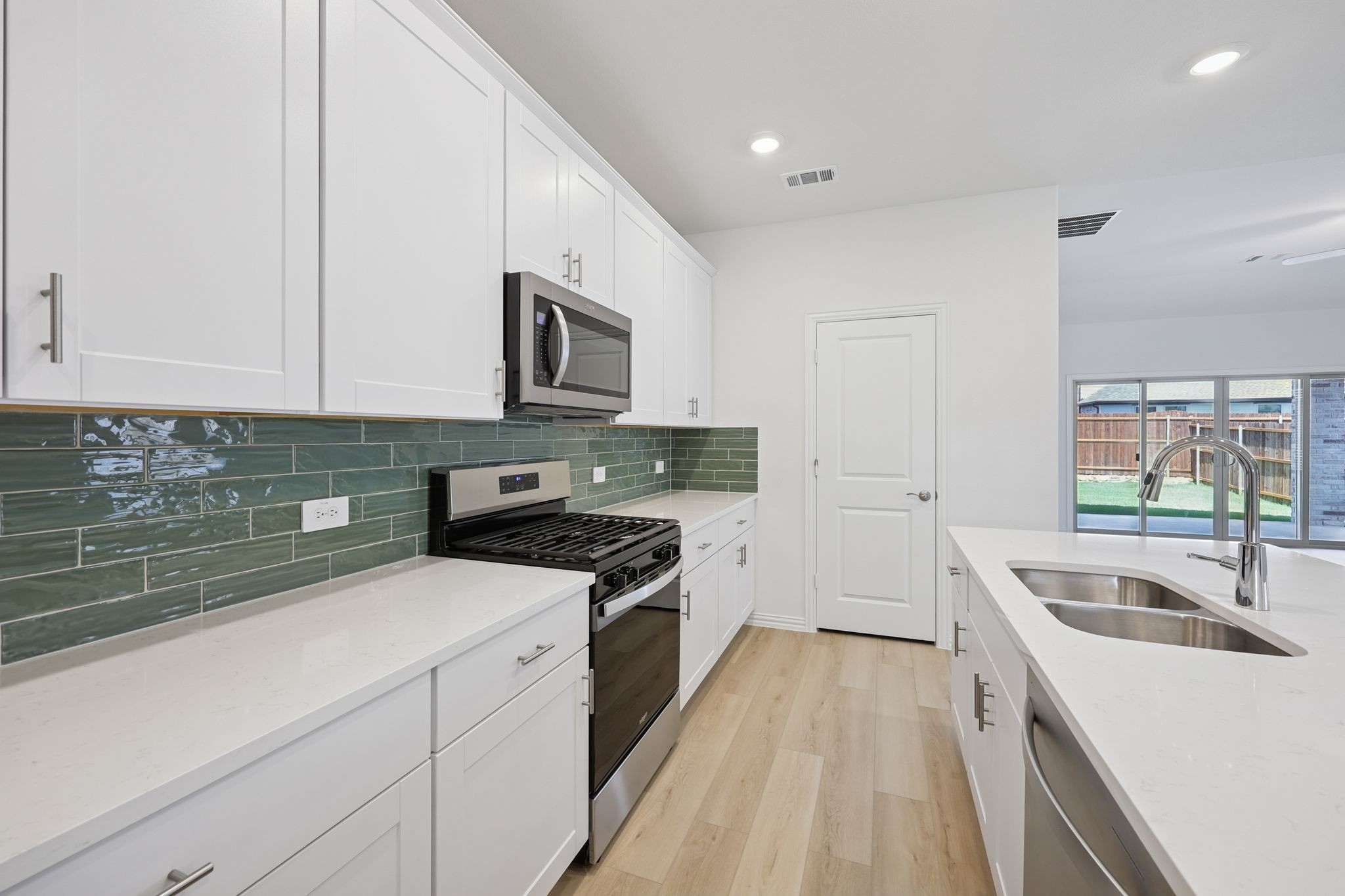 2704 Grand Canyon Street