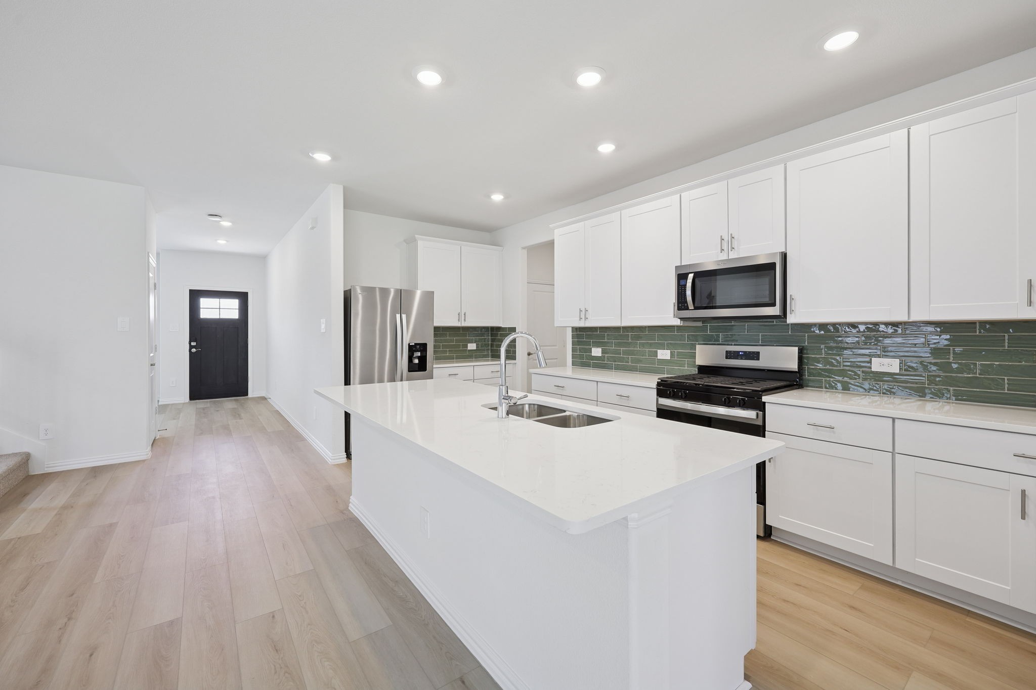 2704 Grand Canyon Street