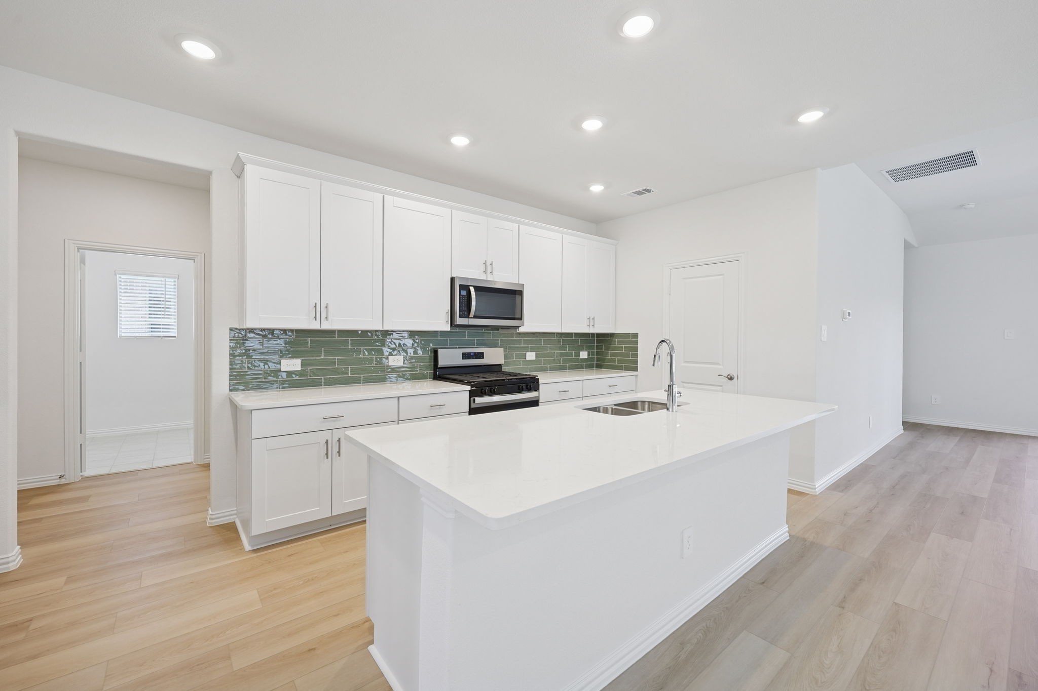 2704 Grand Canyon Street