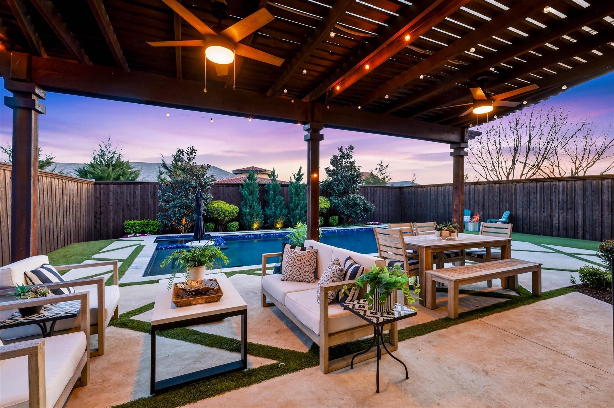 2911 Reynolds Lane