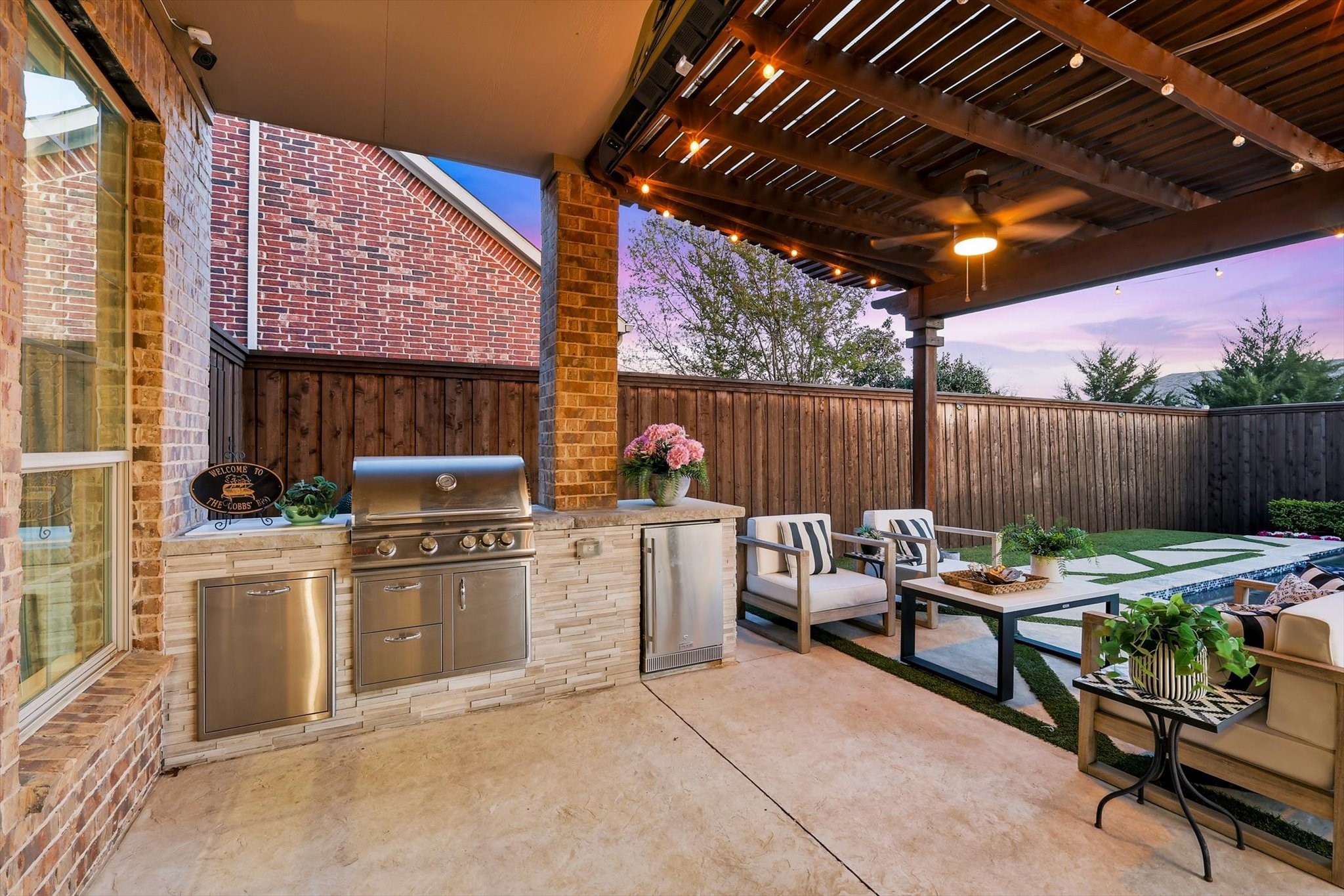 2911 Reynolds Lane