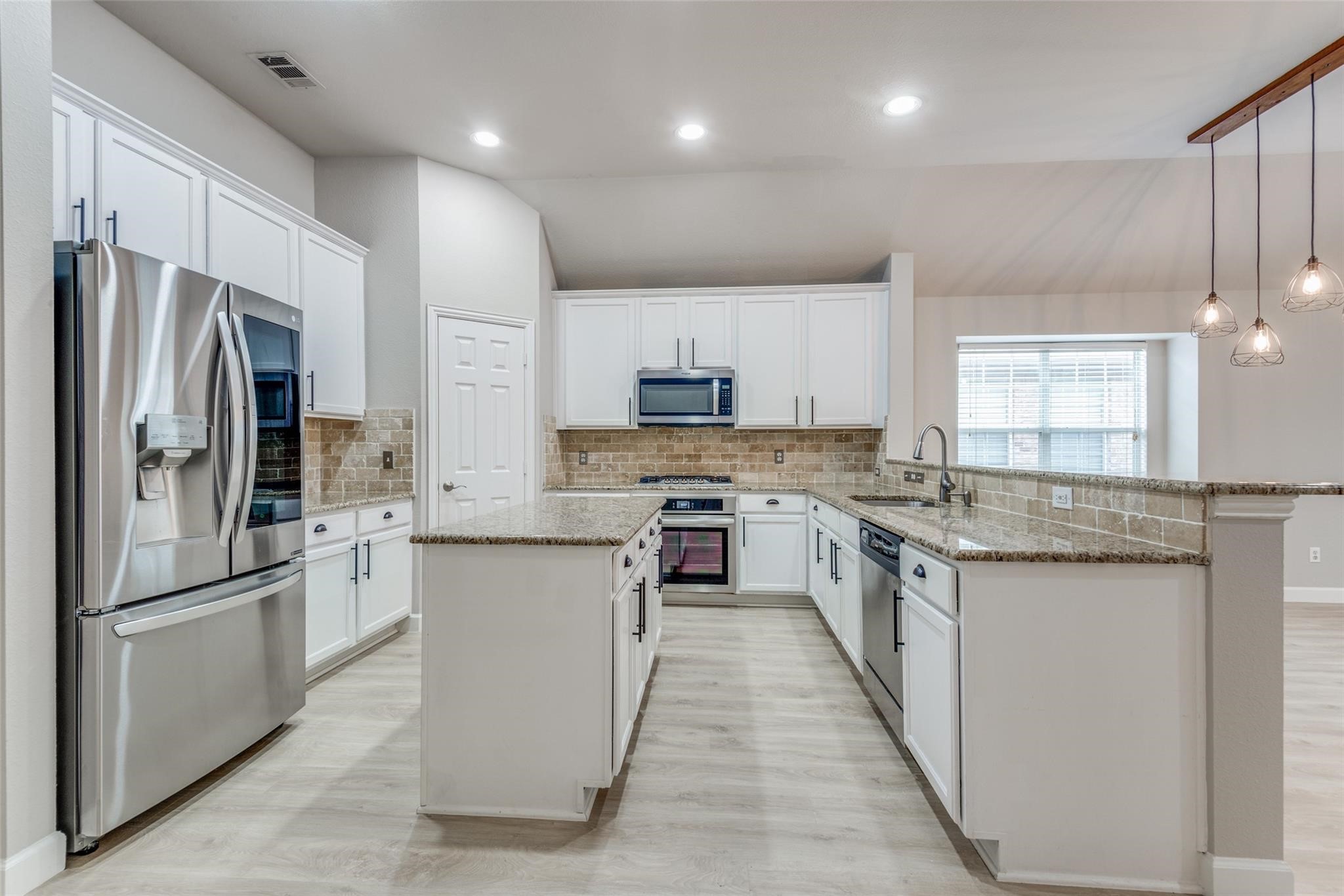 1471 Tree Top Drive